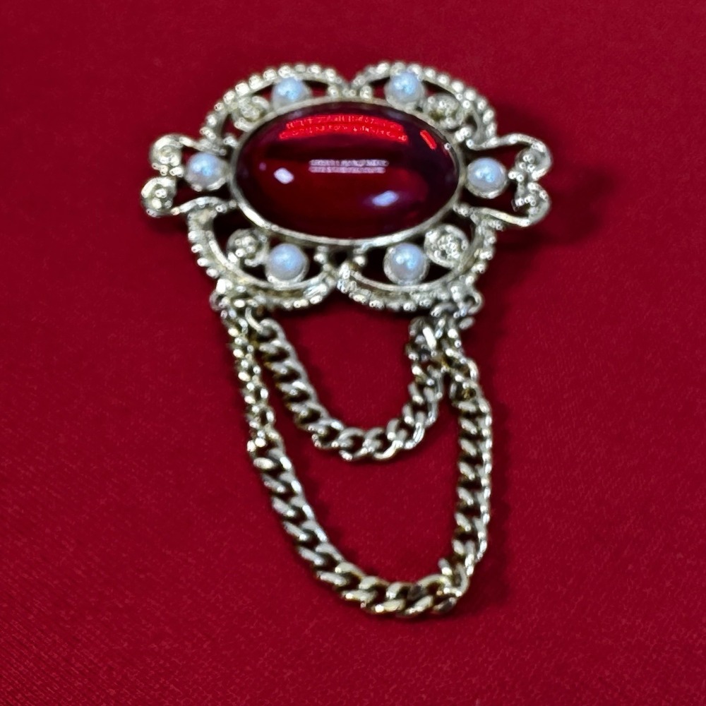 Vintage Luminous Red Stone & Faux‎ Pearls Double Dangling Chain Gold Tone Brooch